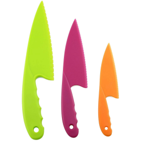 3 Colors Plastic Knife Set 3 Sizes Nylon Knife Safety Cooking Chef Knives for Fruit Lettuce Vegetable Salad Bread (Random Color)